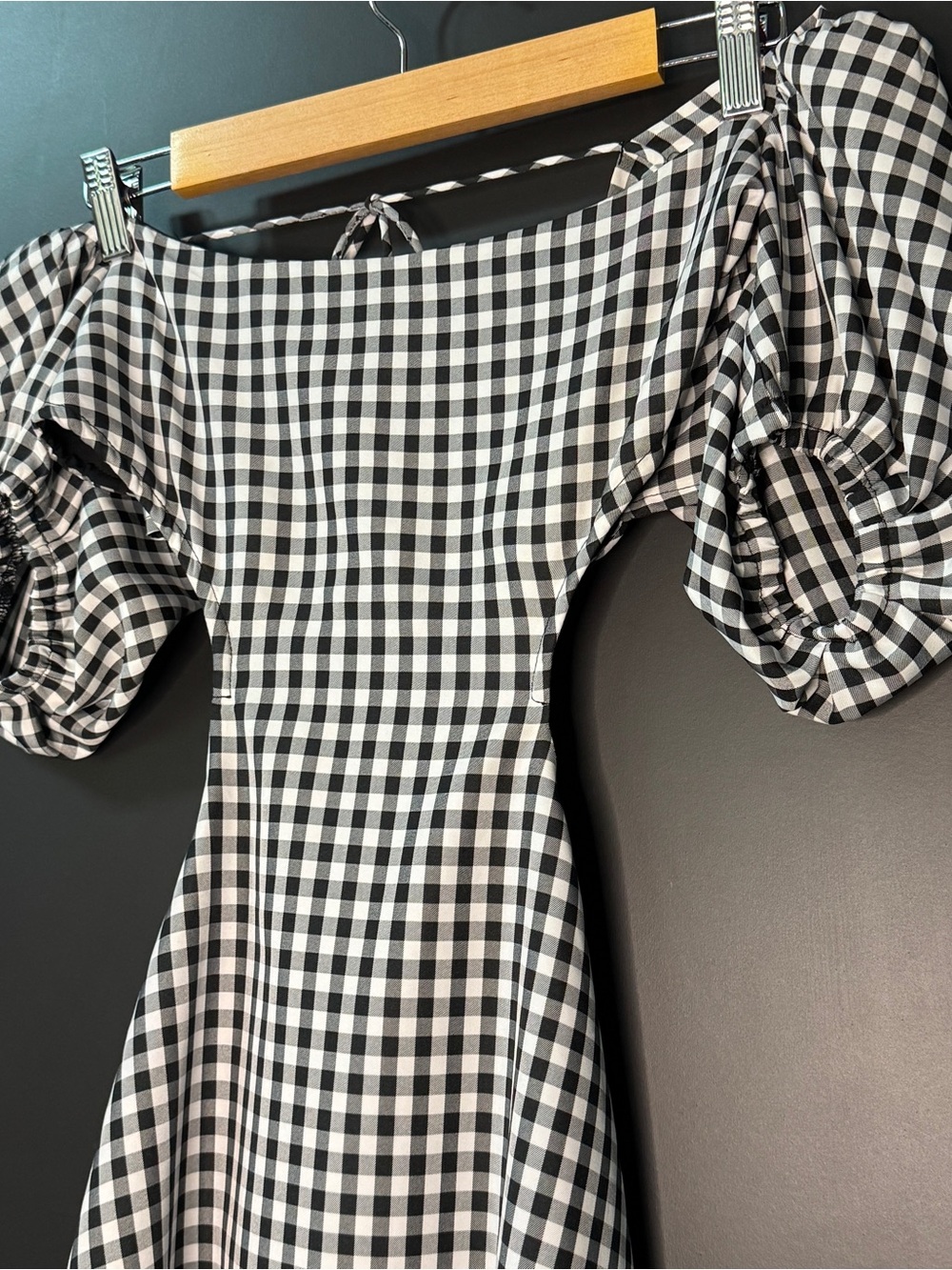 More To Come - Bethanie Puff Sleeve Mini Dress XS - NWOT - Gingham Cutout - Picture 3 of 7